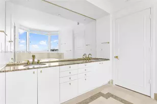300 South Pointe Dr, Miami Beach, FL 33139 - Photo 27
