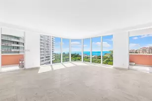300 South Pointe Dr, Miami Beach, FL 33139 - Photo 3