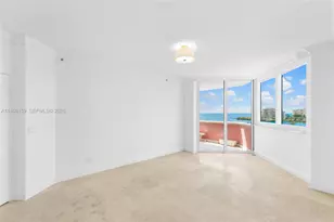 300 South Pointe Dr, Miami Beach, FL 33139 - Photo 27