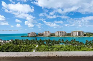 300 South Pointe Dr, Miami Beach, FL 33139 - Photo 15