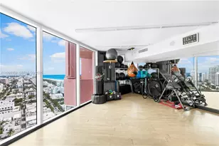 300 South Pointe Dr, Miami Beach, FL 33139 - Photo 33