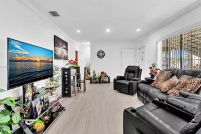 340 W 55th St, Hialeah, FL 33012 - Photo 21