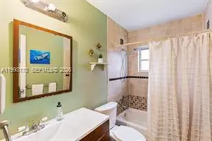 7651 NW 74th Ave, Tamarac, FL 33321 - Photo 9