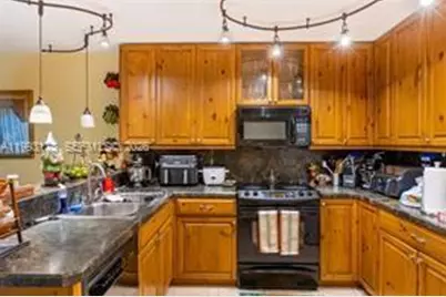 7651 NW 74th Ave #1, Tamarac, FL 33321 - Photo 1