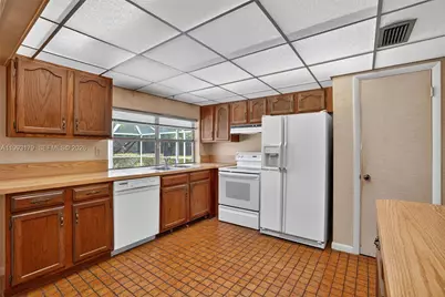 10753 SW 118th St, Miami, FL 33176 - Photo 13