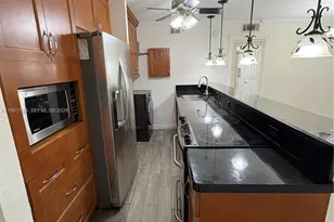 5252 NE 6th Ave, Oakland Park, FL 33334 - Photo 15