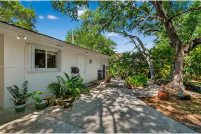 6767 SW 154th St, Palmetto Bay, FL 33157 - Photo 37