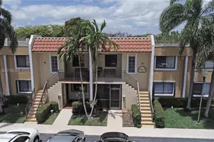 434 Lakeview Dr, Weston, FL 33326 - Photo 1