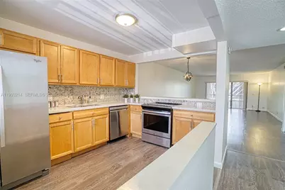 434 Lakeview Dr #205, Weston, FL 33326 - Photo 3