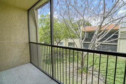 434 Lakeview Dr #205, Weston, FL 33326 - Photo 5