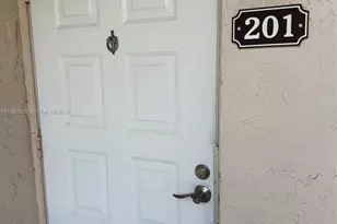 11232 SW 12th St, Pembroke Pines, FL 33025 - Photo 3