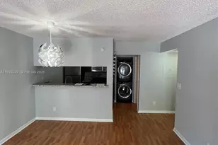 11232 SW 12th St, Pembroke Pines, FL 33025 - Photo 5