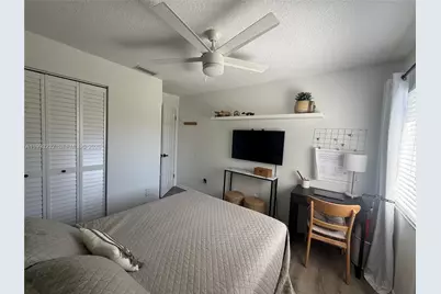 1054 SE 6th Ct, Dania Beach, FL 33004 - Photo 9