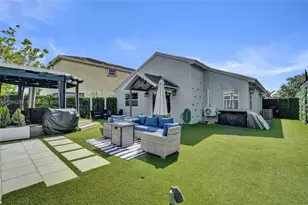 372 W Riverbend Dr, Sunrise, FL 33326 - Photo 21