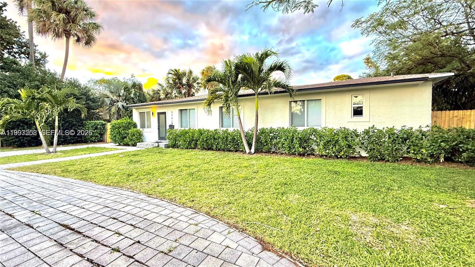 5401 W Broward Blvd main architectural view