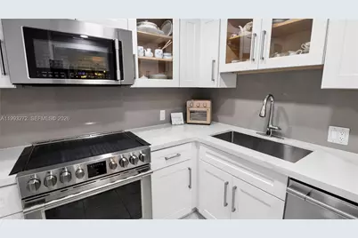 20301 W Country Club Dr #526, Aventura, FL 33180 - Photo 9