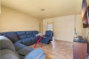 53 NW 169th St, North Miami Beach, FL 33169 - Photo 5