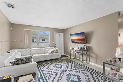 53 NW 169th St, North Miami Beach, FL 33169 - Photo 19