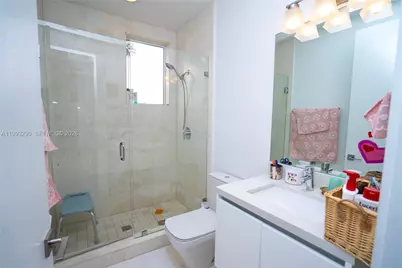 10272 NW 75th Ter, Doral, FL 33178 - Photo 19