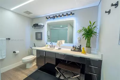 19501 W Country Club Dr #1011, Aventura, FL 33180 - Photo 7