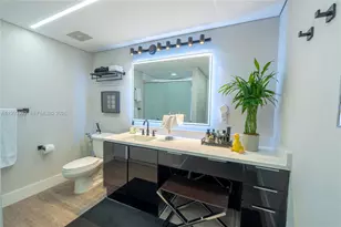 19501 W Country Club Dr, Aventura, FL 33180 - Photo 7