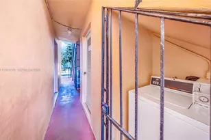 955 W 23rd St, Hialeah, FL 33010 - Photo 11