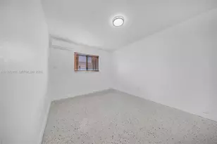 955 W 23rd St, Hialeah, FL 33010 - Photo 25