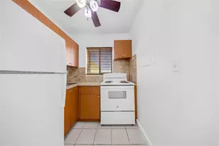 955 W 23rd St, Hialeah, FL 33010 - Photo 17