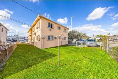 955 W 23rd St, Hialeah, FL 33010 - Photo 13