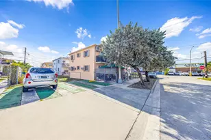 955 W 23rd St, Hialeah, FL 33010 - Photo 15
