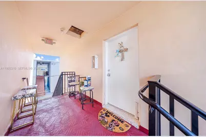 955 W 23rd St, Hialeah, FL 33010 - Photo 15