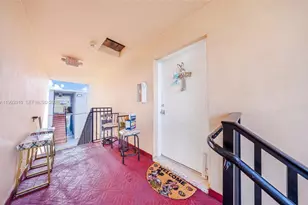 955 W 23rd St, Hialeah, FL 33010 - Photo 15