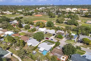 1745 SW 43rd Ave, Fort Lauderdale, FL 33317 - Photo 27