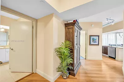 20000 E Country Club Dr #508, Aventura, FL 33180 - Photo 11