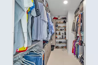 851 NE 1st Ave #3401, Miami, FL 33132 - Photo 23