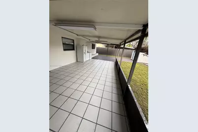 1050 W 37th St, Hialeah, FL 33012 - Photo 13