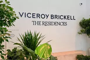 77 SE 5th St, Miami, FL 33131 - Photo 17