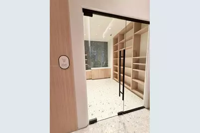 77 SE 5th St #1608, Miami, FL 33131 - Photo 23