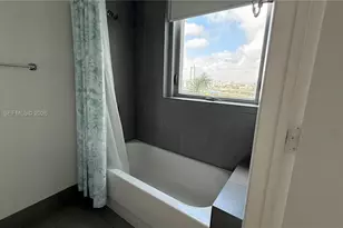 92 SW 3rd St, Miami, FL 33130 - Photo 21