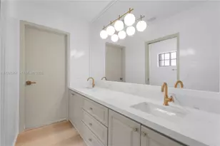 456 SW 20th Rd, Miami, FL 33129 - Photo 9