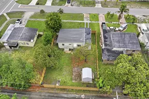 1620 NE 160th St, North Miami Beach, FL 33162 - Photo 31