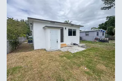 1822 NW 66th St, Miami, FL 33147 - Photo 23
