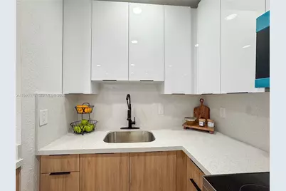 1822 NW 66th St, Miami, FL 33147 - Photo 11