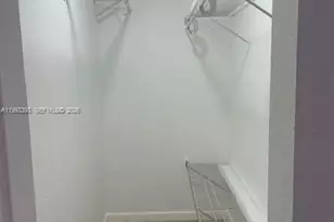 4709 NW 7th St, Miami, FL 33126 - Photo 13