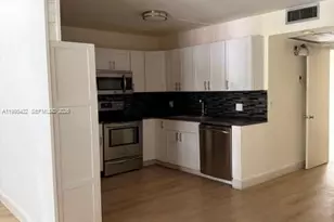 251 SW 132nd Way, Pembroke Pines, FL 33027 - Photo 5