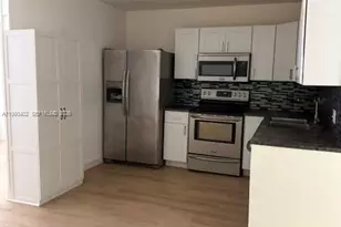 251 SW 132nd Way, Pembroke Pines, FL 33027 - Photo 3