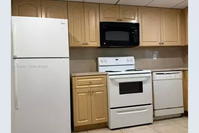 9365 Fontainebleau Blvd #E228, Miami, FL 33172 - Photo 3