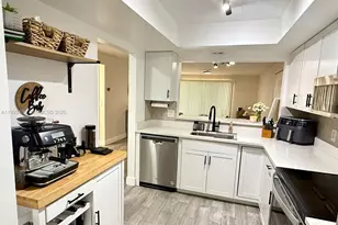 300 Promenade Dr, Other City - In The State Of Florida, FL 34698 - Photo 5