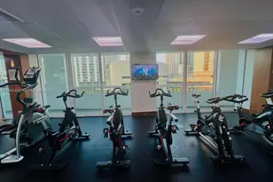 41 SE 5th St, Miami, FL 33131 - Photo 21