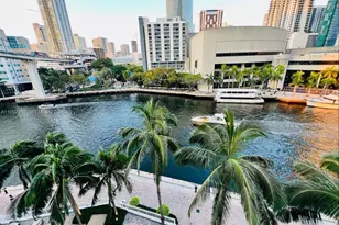 41 SE 5th St, Miami, FL 33131 - Photo 17